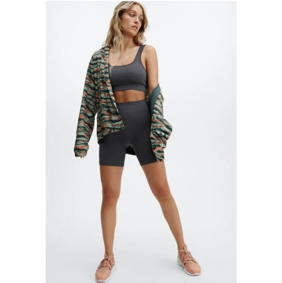 Fabletics Only Coaches Camo Tiger Striped Jacket Women's Size Extra Large XL - Picture 3 of 13